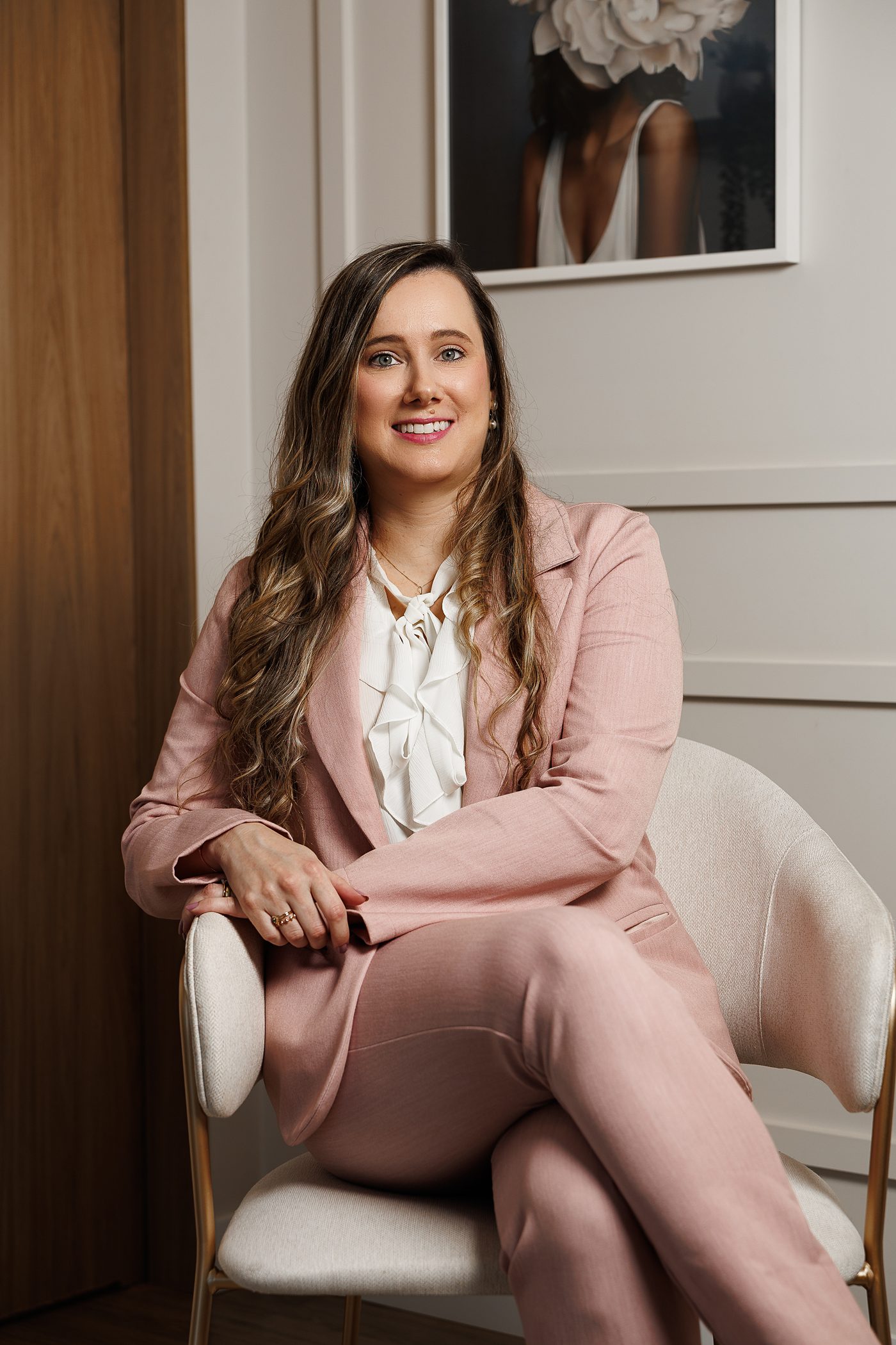 Dra. Marina Schneider em seu consultório